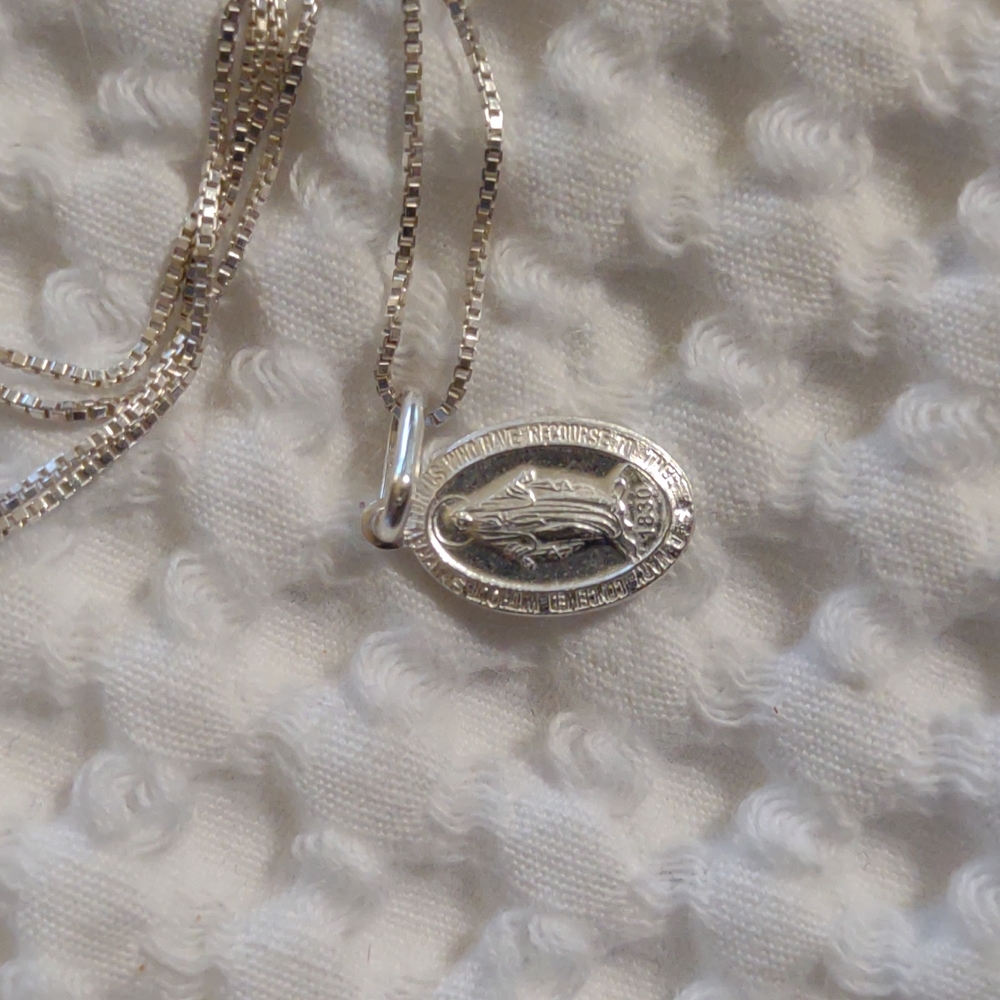 Silver Miraculous Medal pendant. Petite. 16" box chain.